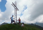 60 Alla croce dell'anticima di Sasna (2205 m.)